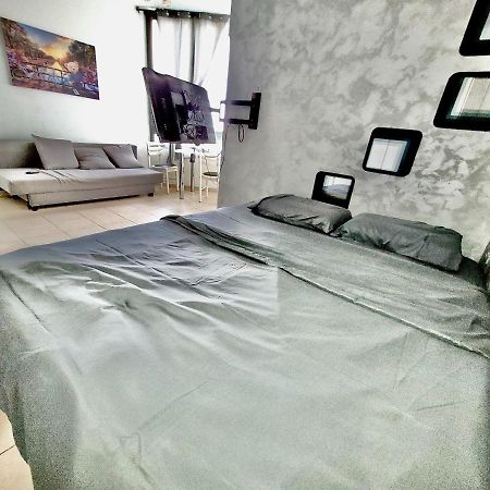 Appartement סטודיו על הים à Bat Yam Extérieur photo