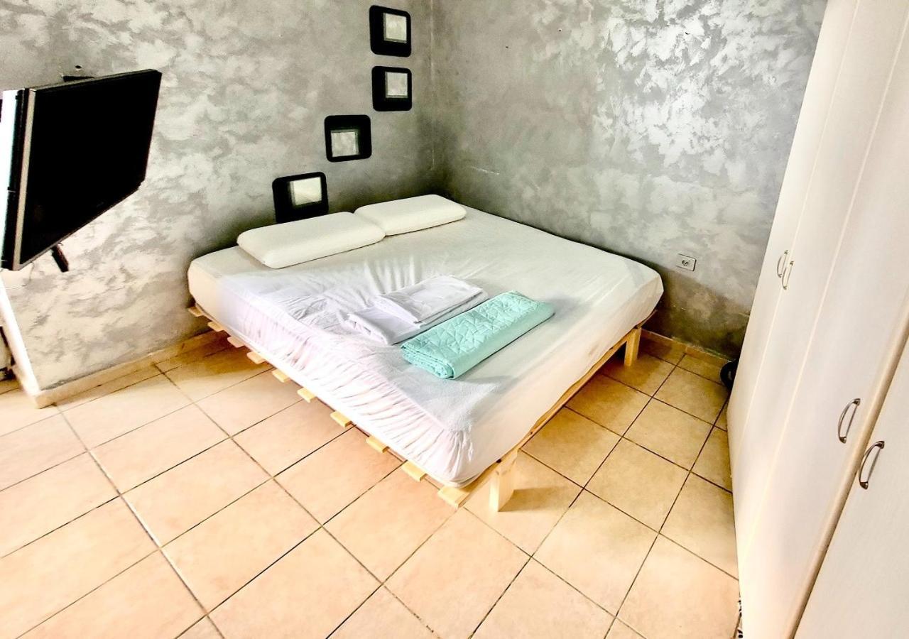 Appartement סטודיו על הים à Bat Yam Extérieur photo